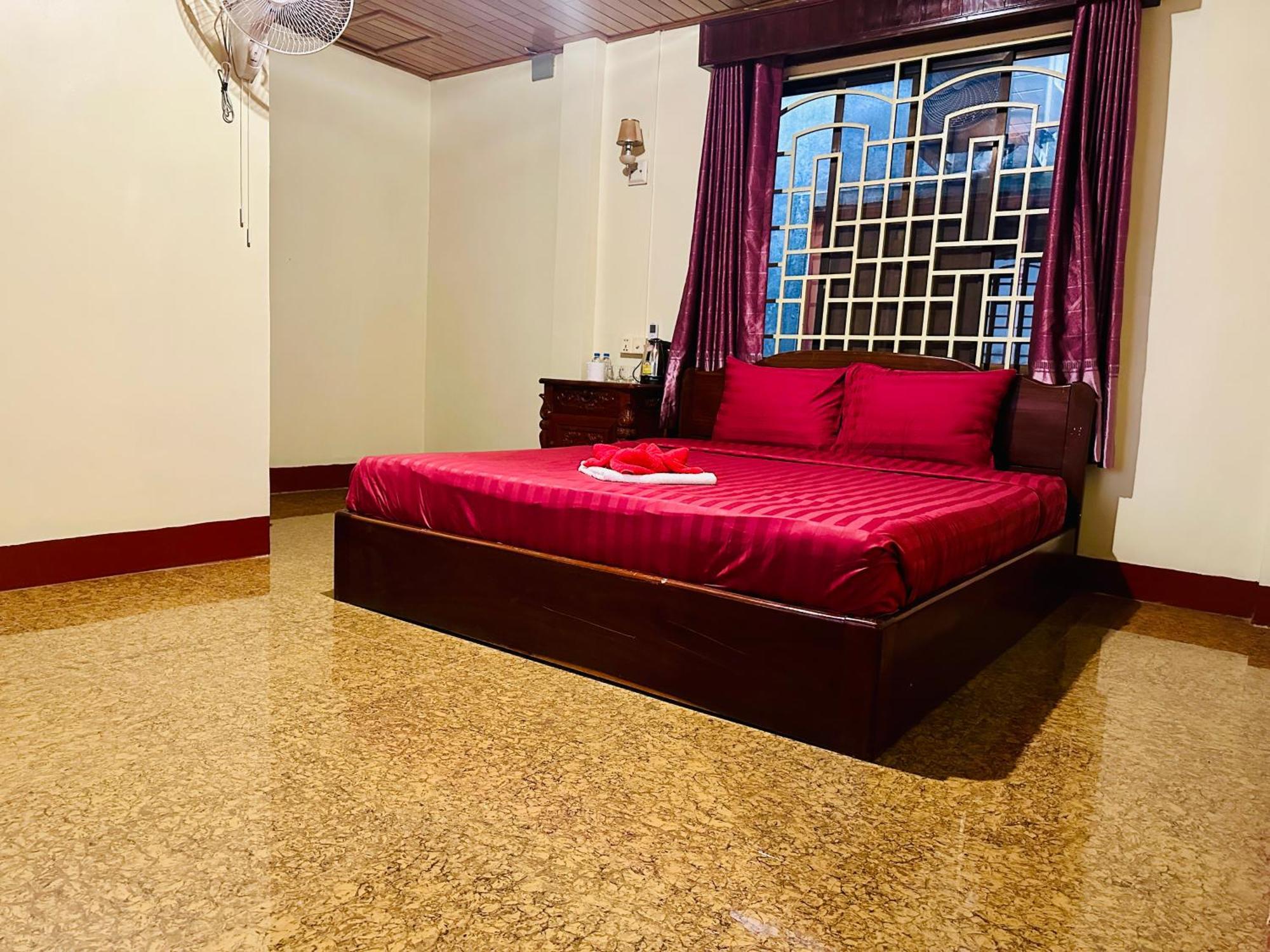 Savet Hostel Stoeng Treng Экстерьер фото